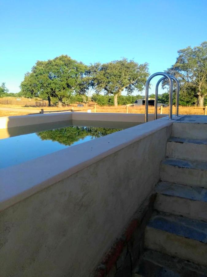Eco-Lodge En La Reserva Privada Campanarios De Azaba - Proyecto De Conservacion Espeja Exterior photo