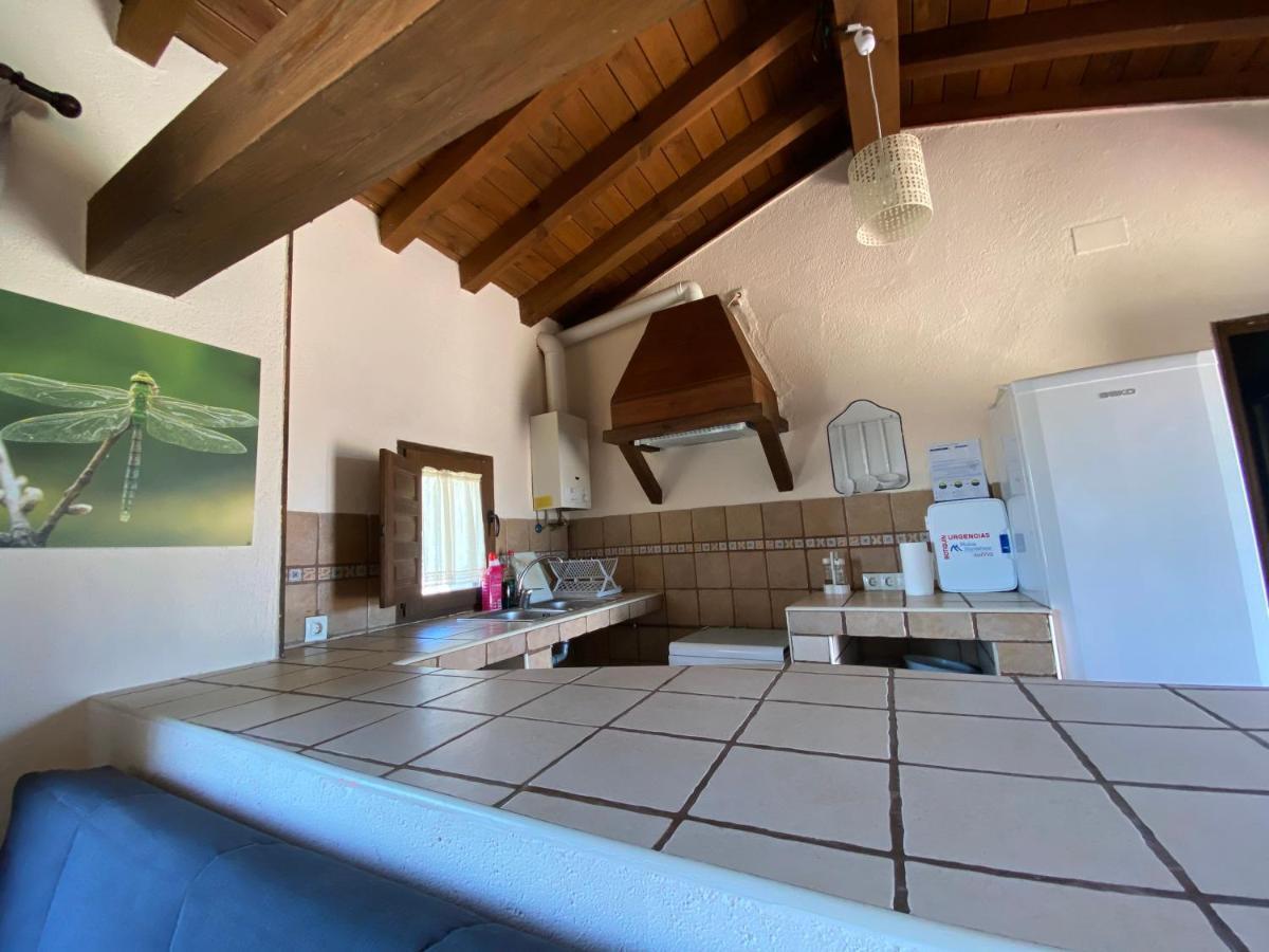 Eco-Lodge En La Reserva Privada Campanarios De Azaba - Proyecto De Conservacion Espeja Exterior photo